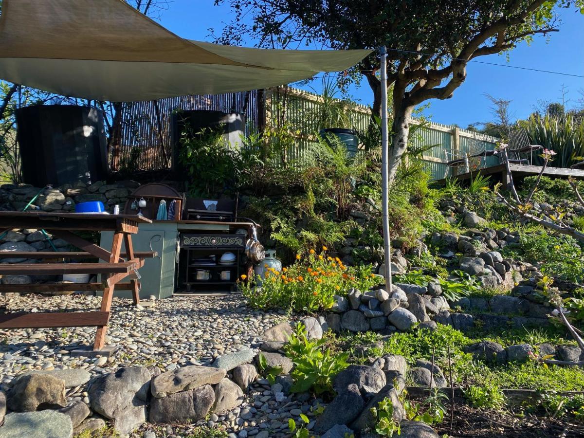 מלון Pohara Omarama Oasis - Permaculture Glamping מראה חיצוני תמונה