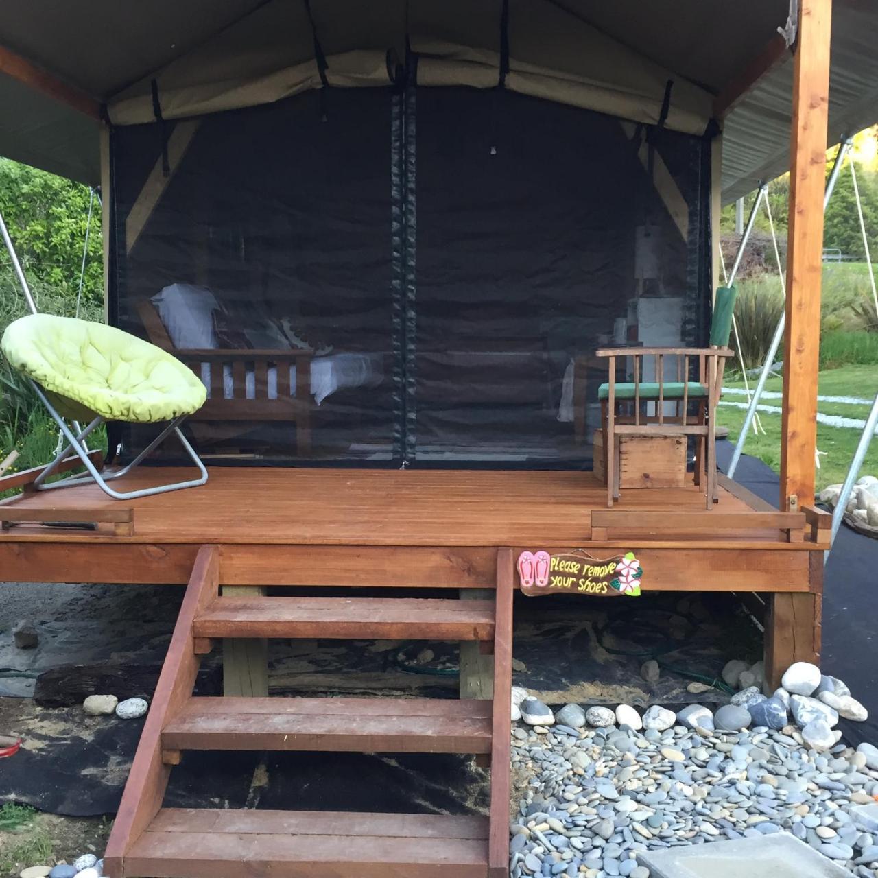 מלון Pohara Omarama Oasis - Permaculture Glamping מראה חיצוני תמונה