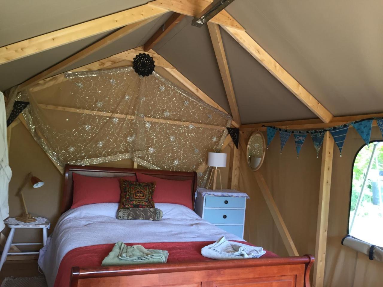 מלון Pohara Omarama Oasis - Permaculture Glamping מראה חיצוני תמונה