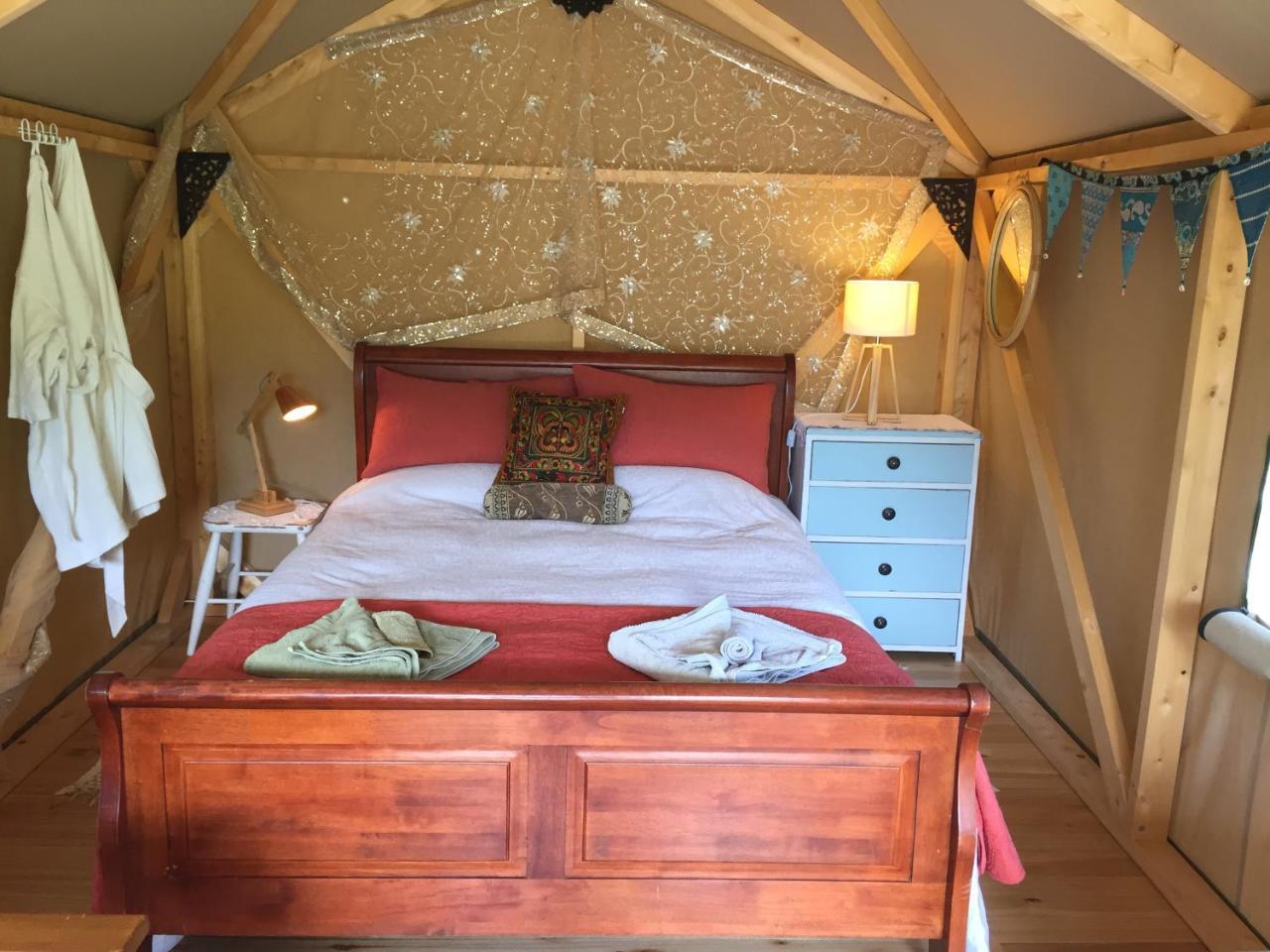 מלון Pohara Omarama Oasis - Permaculture Glamping מראה חיצוני תמונה