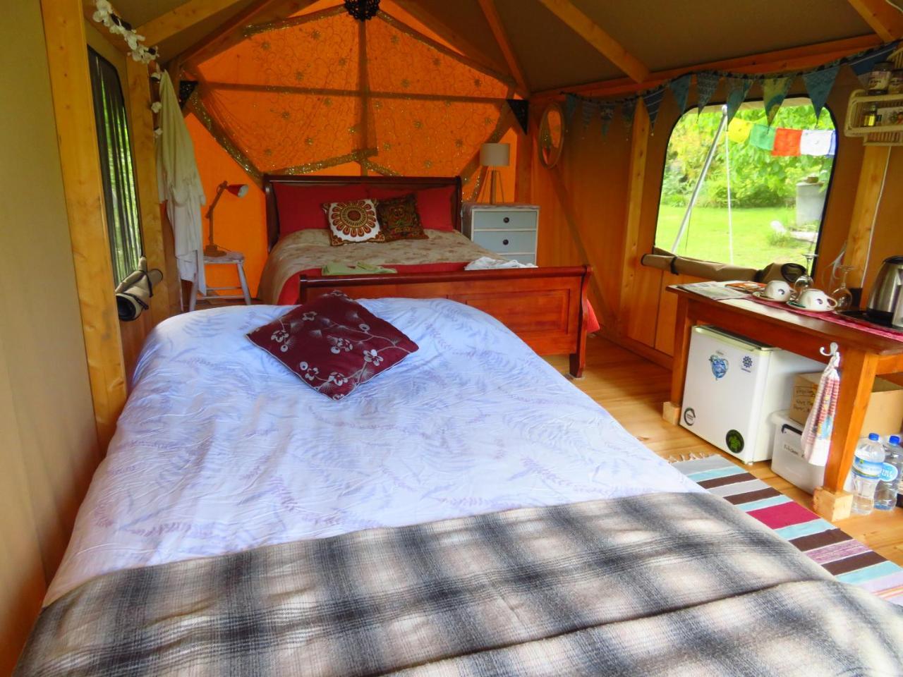 מלון Pohara Omarama Oasis - Permaculture Glamping מראה חיצוני תמונה
