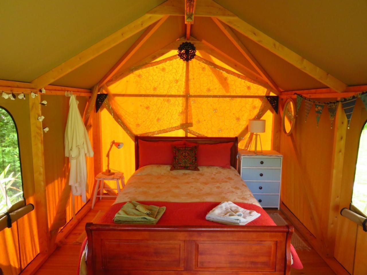 מלון Pohara Omarama Oasis - Permaculture Glamping מראה חיצוני תמונה