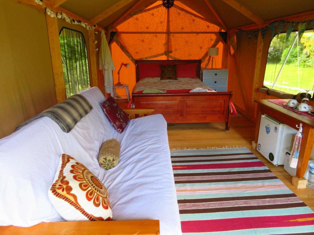 מלון Pohara Omarama Oasis - Permaculture Glamping מראה חיצוני תמונה