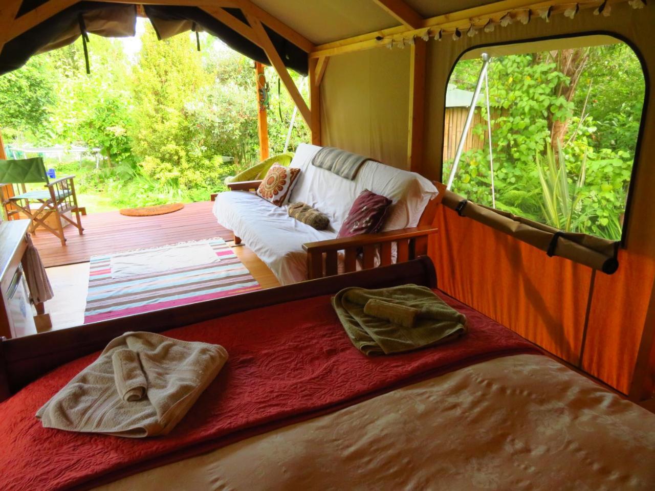 מלון Pohara Omarama Oasis - Permaculture Glamping מראה חיצוני תמונה