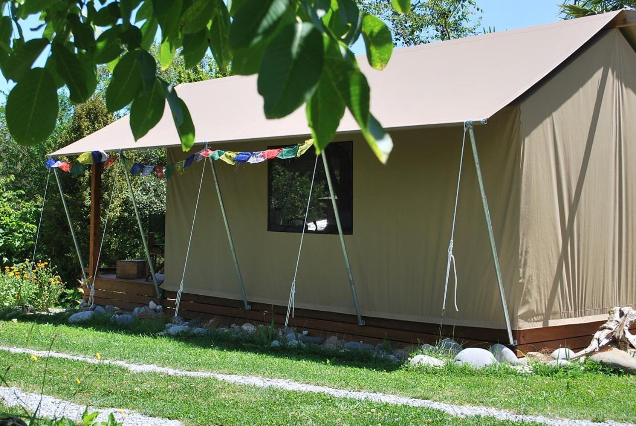 מלון Pohara Omarama Oasis - Permaculture Glamping מראה חיצוני תמונה